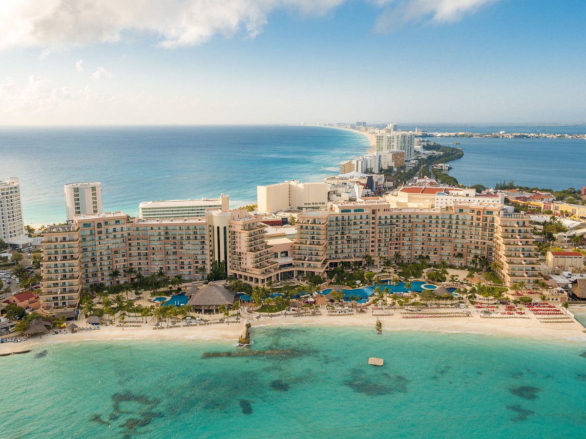 Cancun 5-star beach retreat w/$200 credit
